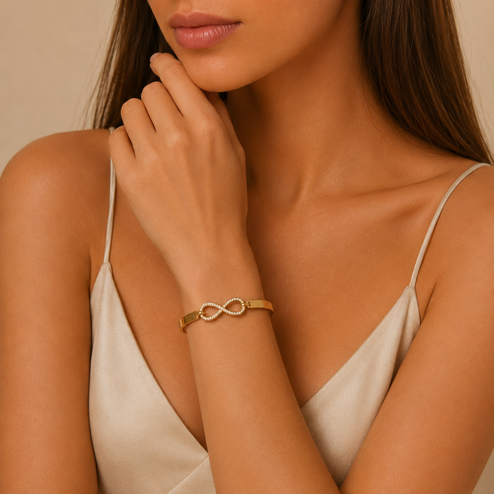 Bracelet doré infini